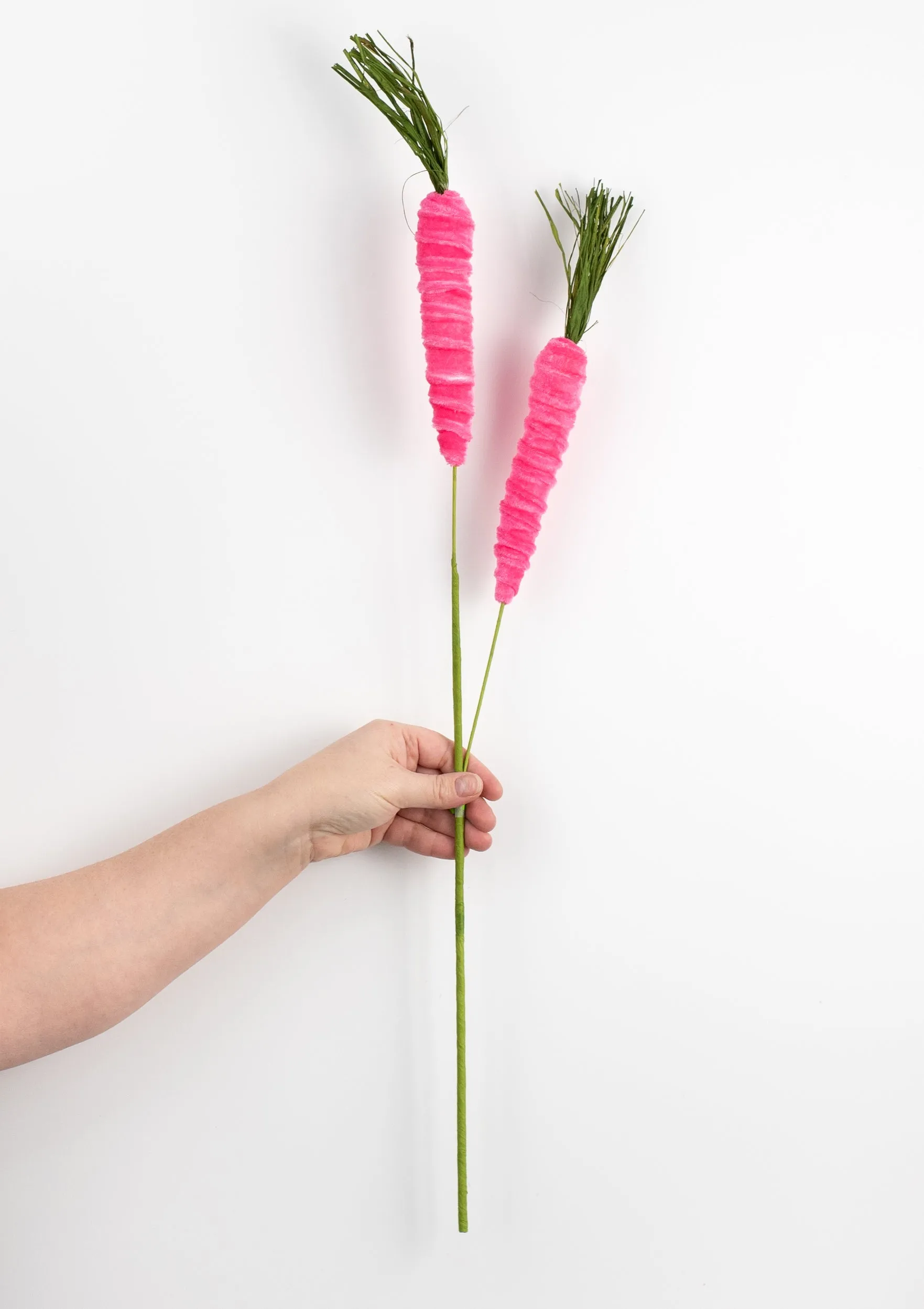 30" Velvet Carrot Spray: Fuchsia Pink