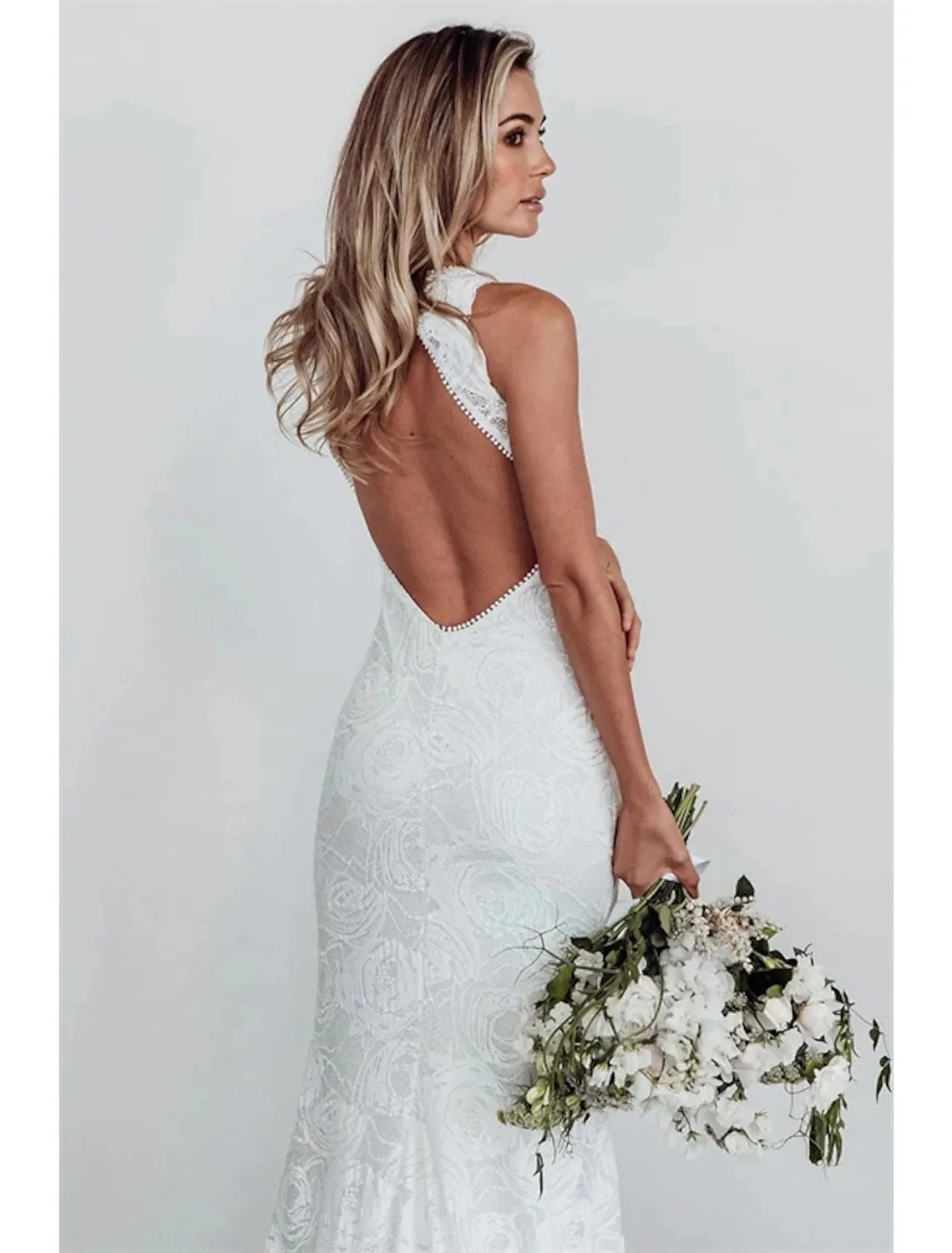 Beach Open Back Boho Wedding Dresses Mermaid / Trumpet Halter Neck Sleeveless Chapel Train Lace Bridal Gowns With Appliques Solid Color