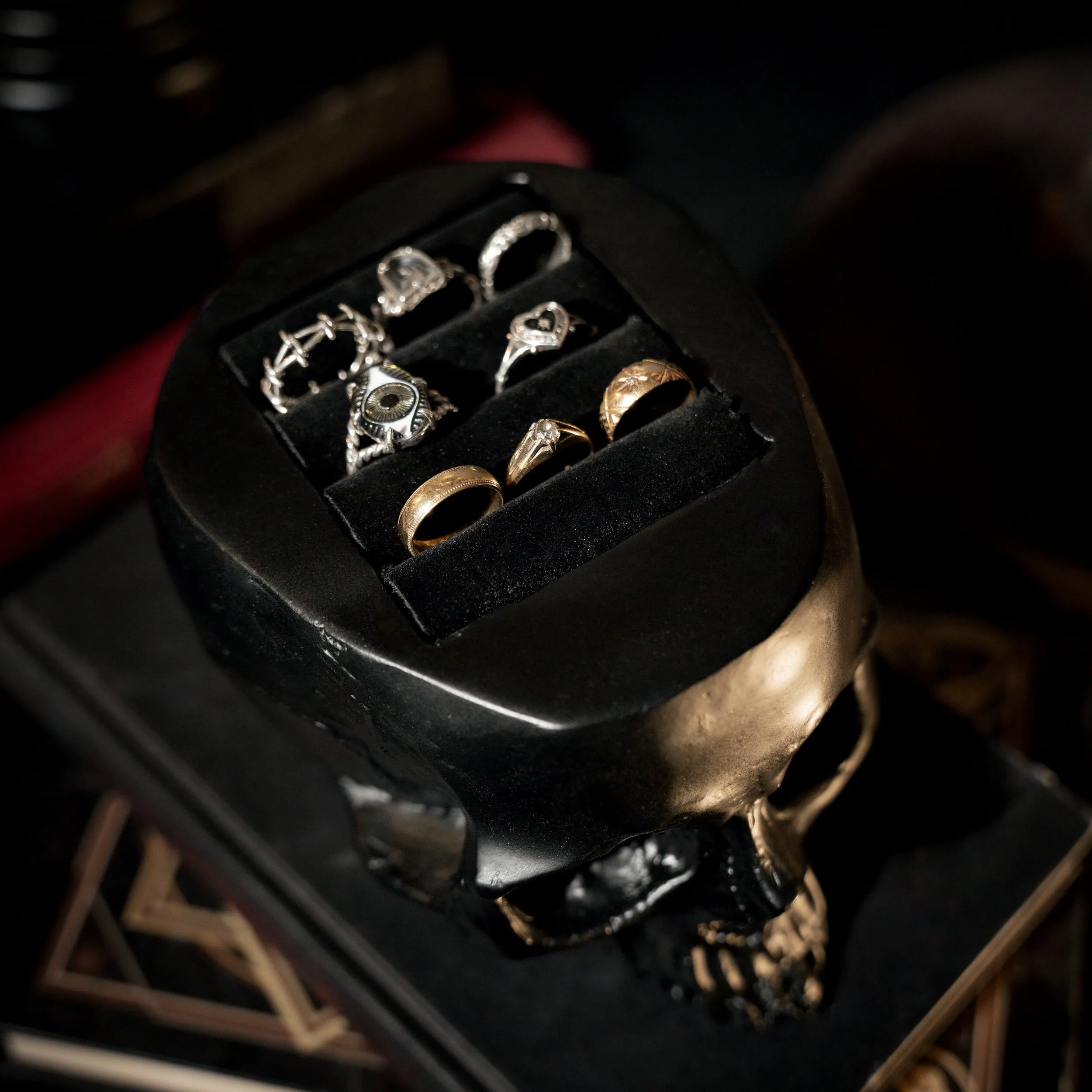 Skull Ring Holder Ornament - Black Edition